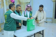 مركز سلمان يوزع زكاة الفطر لـ17 ألف أسرة نازحة وفقيرة في مأرب