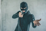 مركز حقوقي يطالب بحماية المقيمين في الولايات المتحدة بعد مقتل مقيم يمني في سطو مسلح