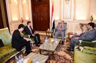 الرئيس هادي يلتقي السفير الصيني في اليمن