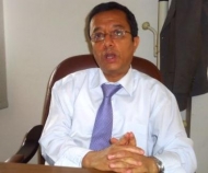 بلاطجة من المؤتمر يحاصرون منزل وزير الشئون القانونية على خلفية قانوني العدالة الانتقالية واستعادة الاموال المنهوبة