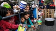 فـي غـزة فـقـط يـخـتـلـط الـدم بـالـطـحـيـن