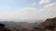 المليشيا تفجر منزلا لناشط حقوقي والقوات الحكومية تحقق تقدما جديدا في نهم